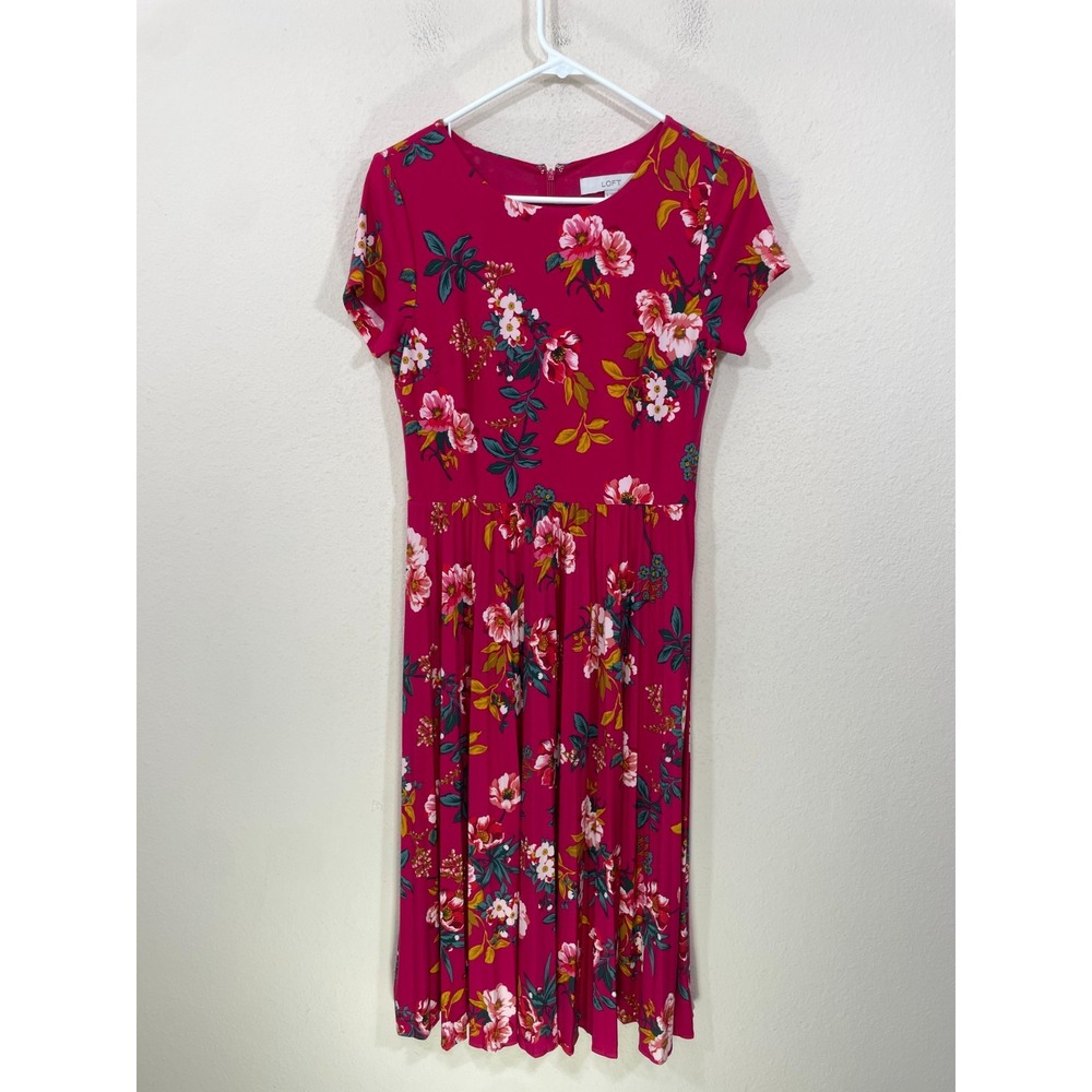 Loft Dress Size 0 Shorts Sleeve Pleated Floral Back Zip Round Neck Pink Midi